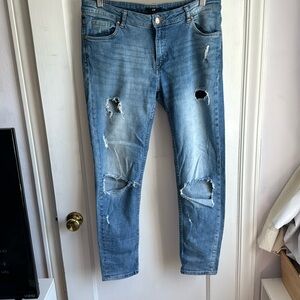 H&M distressed jeans size 8